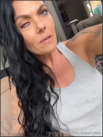 the queenofink