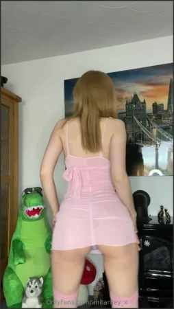 anitariley x i love showing myself off heh ive had a great birthday 4608128088