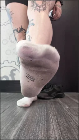gothsolesx OnlyFans video 5